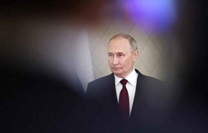 Putin si trova ad affrontare titoli allarmanti in Russia mentre il rublo crolla nel caos della crisi valutaria.