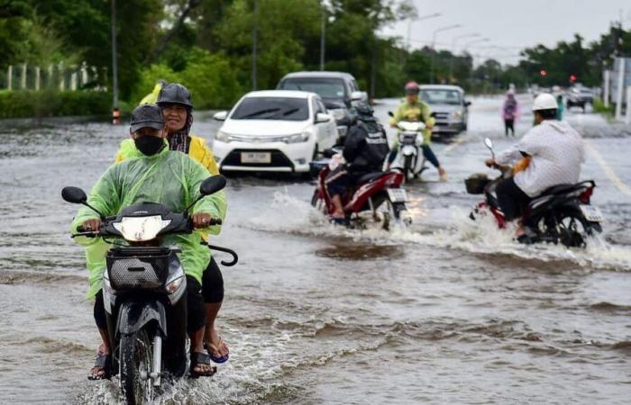 Malesia/Thailandia: otto morti per le inondazioni, decine di migliaia evacuate