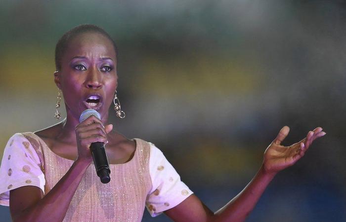 Nel 2020 fugge da Parigi con la figlia: la cantante maliana Rokia Traoré imprigionata in Belgio