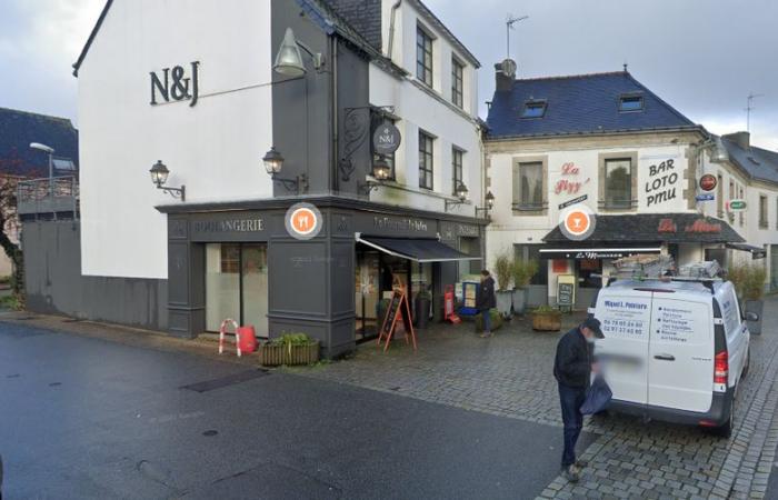 “Ha cominciato chiedendo un bread au chocolat”: un uomo tenta di rapinare una panetteria e se ne va… con un pasticcino