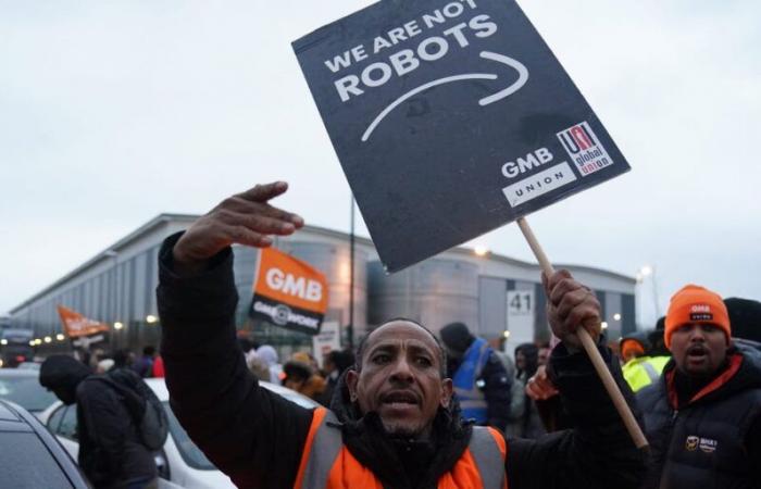 La tradizione di protesta dei lavoratori del Black Friday di Amazon continua per il quinto anno