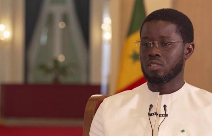 “La Francia ha schiavizzato, colonizzato ed è rimasta”, critica il presidente del Senegal, che chiede a Parigi di chiudere le sue basi militari