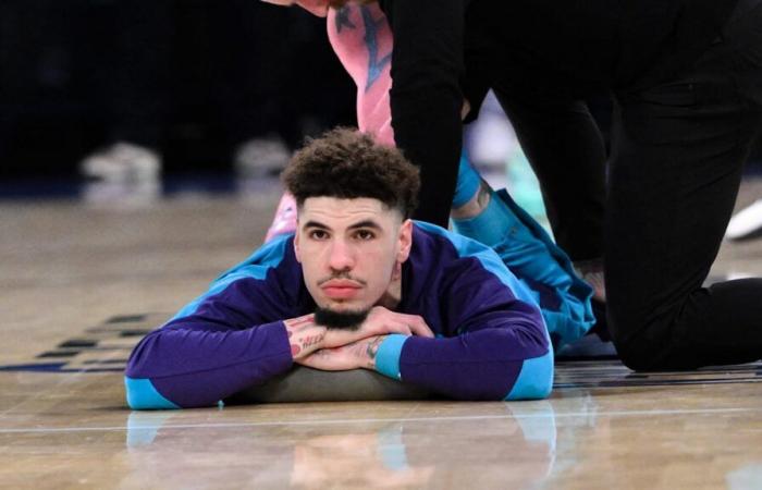 Stato ufficiale di infortunio di LaMelo Ball per la partita Knicks-Hornets