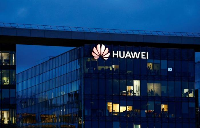 Huawei vede diminuire l’entusiasmo per il telefono Mate 70, dicono gli analisti