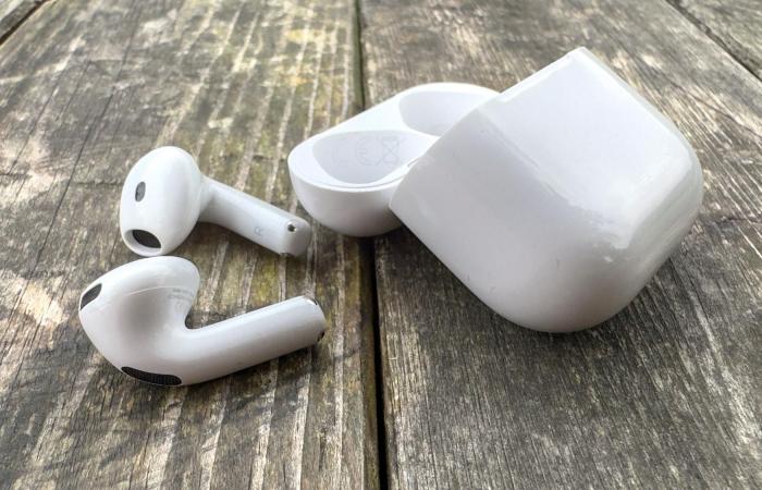 Le migliori offerte del Black Friday per AirPods in tempo reale: risparmia fino a $ 150 su AirPods Pro 2, AirPods Max e altro ancora