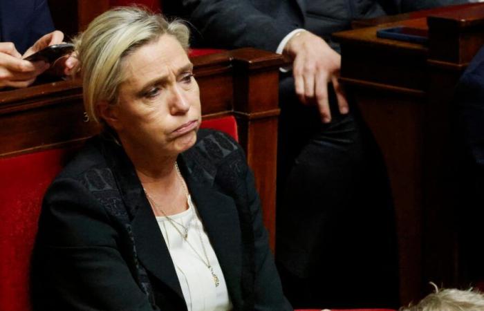 Marine Le Pen ritiene che le concessioni di Michel Barnier “aggravano un deficit già abissale”