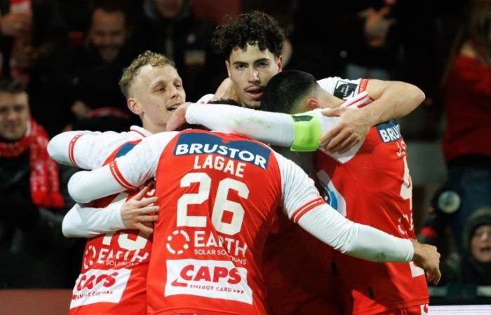 Freyr Alexandersson tira un sospiro di sollievo: il KV Kortrijk registra una grande vittoria contro l’irriconoscibile KV Mechelen