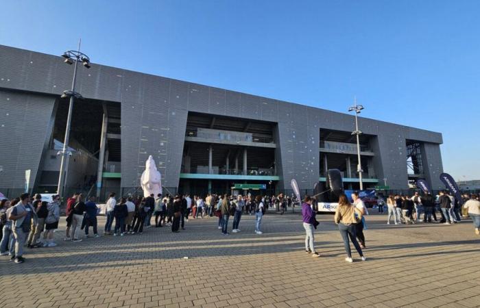 Saint-Étienne. Evacuato d'urgenza lo stadio Geoffroy-Guichard: cosa sta succedendo