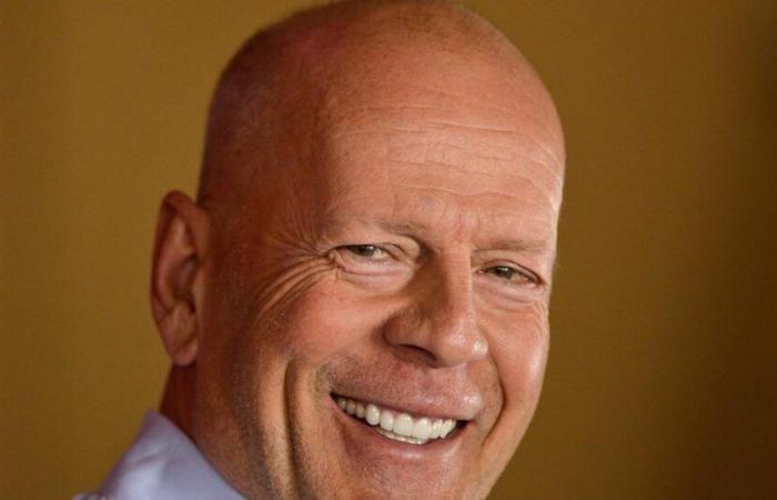 per il Ringraziamento, Bruce Willis appare sorridente accanto alle sue figlie