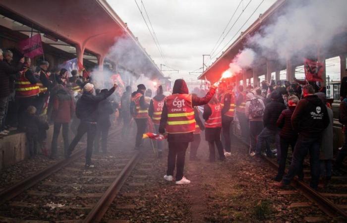 Scioperi, viaggi gratuiti, pensionamenti anticipati… Quanto ci costano davvero i privilegi dei ferrovieri