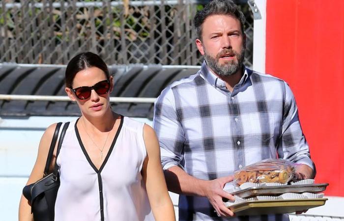 Ben Affleck e Jennifer Garner si riuniscono per una buona causa… Aya Nakamura esita ad affrontare Charles Aznavour…