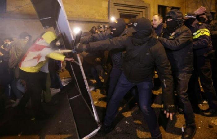 Crisi in Georgia: migliaia di manifestanti pro-UE riuniti a Tbilisi: Notizie