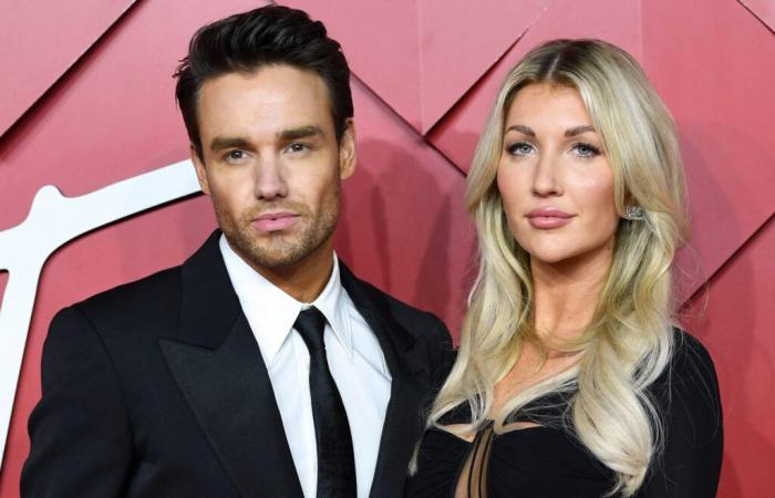 Morte di Liam Payne: il suo compagno che vagava come un’anima perduta fotografato a sua insaputa, foto evocative