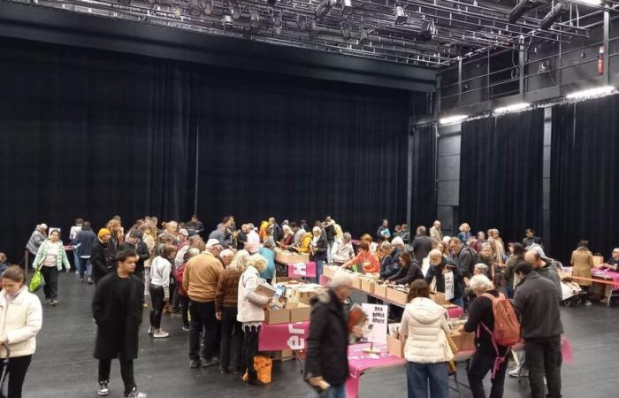 IN FOTO – Successo per la 4a edizione della vendita di libri al Domaine de Bayssan, a Béziers