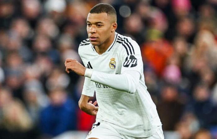 Carlo pronto a mettere definitivamente Kylian Mbappé sulla fascia sinistra?