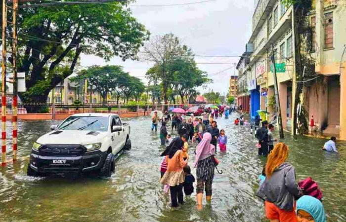 Le terribili inondazioni in Thailandia provocano 9 morti e più di 550.000 persone colpite