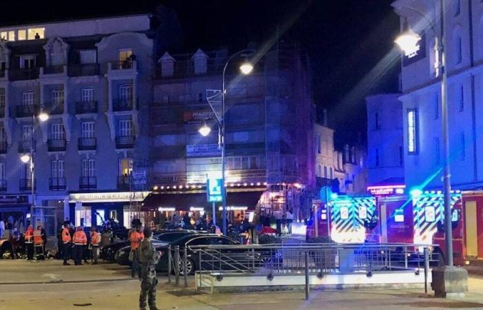 L’uccello articolato crolla a Trouville: tredici persone ferite