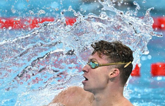 “Esausto”, Léon Marchand rinuncia ai campionati del mondo in vasca corta