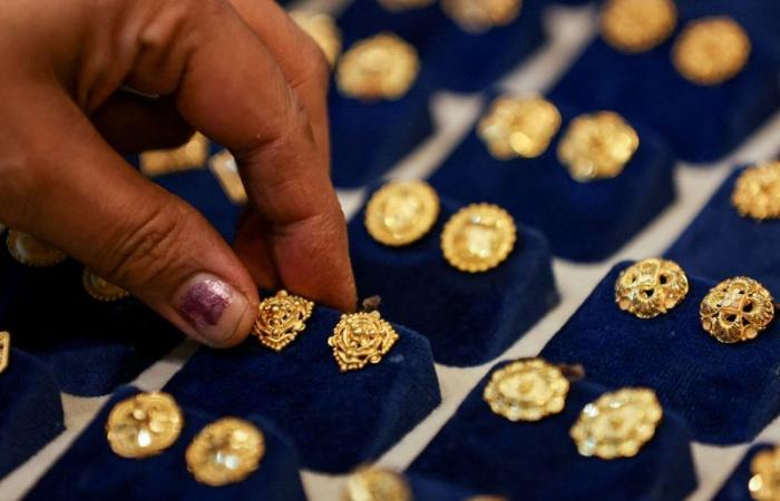 L'oro crolla a causa dell'aumento del dollaro USA e delle prese di profitto; i principali dati statunitensi sono all’ordine del giorno