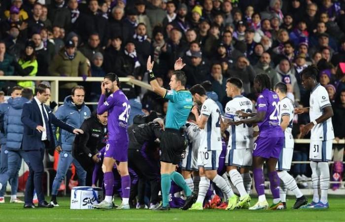 Dramma durante Fiorentina-Inter: Edoardo Bove crolla in campo e viene portato via in ambulanza