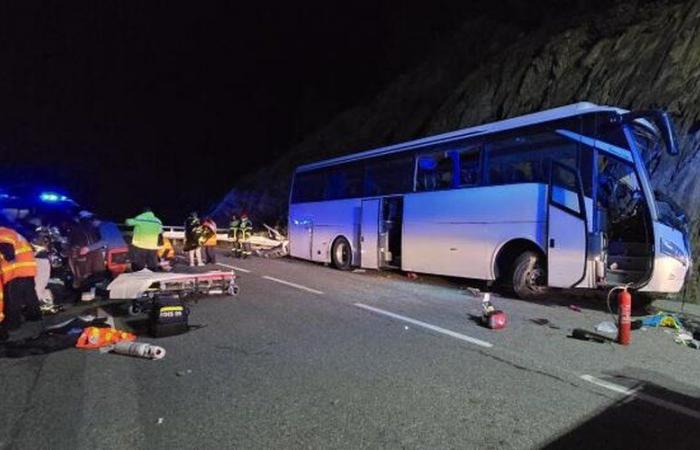 Grave incidente d’autobus nei Pirenei Orientali: almeno due morti e sette feriti gravi