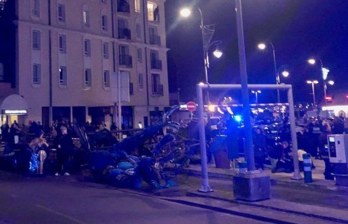 La caduta di un carro lascia 13 feriti, di cui due in assoluta emergenza, durante una sfilata di Natale a Trouville