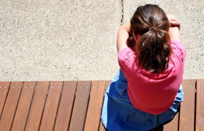 Un padre incriminato sospettato di aver violentato e stuprato la figlia di 4 anni