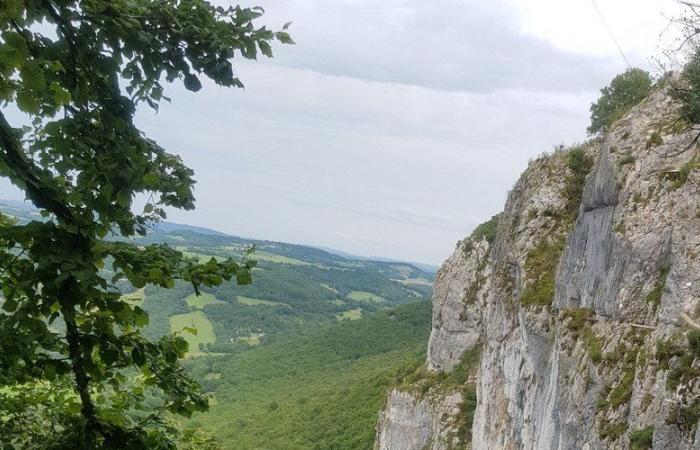 Scomparso da una settimana, un uomo di 27 anni trovato senza vita sulla scogliera del Roc d'Anglars nel Tarn-et-Garonne