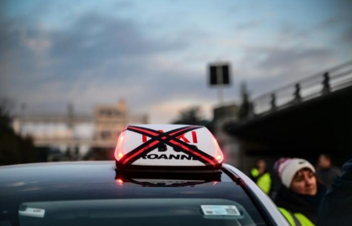 Trasporto malati: diverse centinaia di tassisti manifestano nei dintorni di Lione – 12/02/2024 alle 10:35