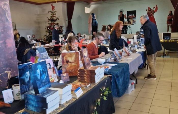 Lotta con la spada laser, parata di cosplay, festa con omicidio… Una fiera del libro sulla cultura pop nell’Aude