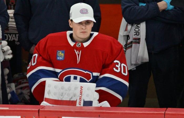 Cayden Primeau si è svegliato da solo nell’ultima fila della NHL