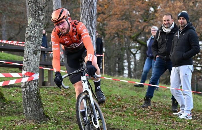 Ciclocross: William Millat davanti al fratello Adrien sulle alture di Le Creusot