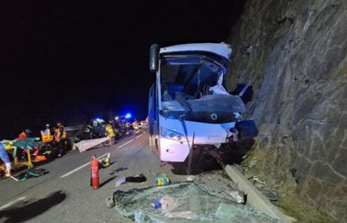 Un incidente d’autobus provoca almeno due morti e dieci feriti gravi a Porté-Puymorens, nei Pirenei orientali