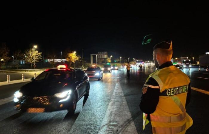 DIRETTA – Mobilitazione dei taxi: centinaia di veicoli bloccano le autostrade dell'Isère