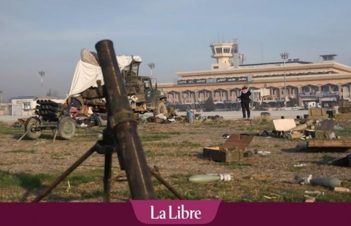 “Le ragazze vanno a scuola, le donne guidano”: cos’è HTS, un gruppo precedentemente legato ad al-Qaeda a capo della ribellione nel nord della Siria?