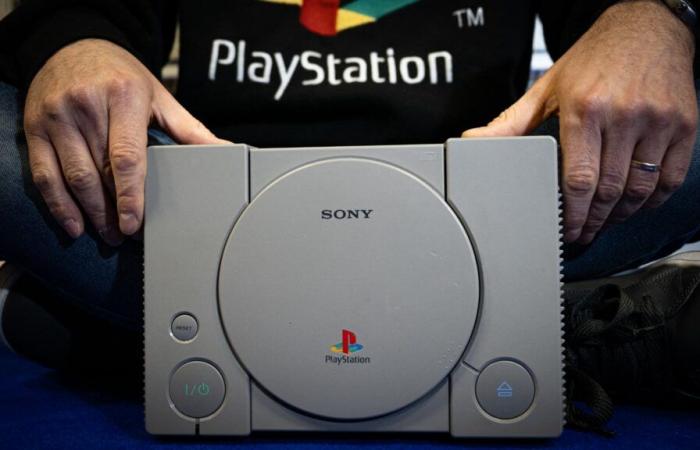 un aggiornamento a sorpresa porta con sé la schermata di lancio della prima Playstation