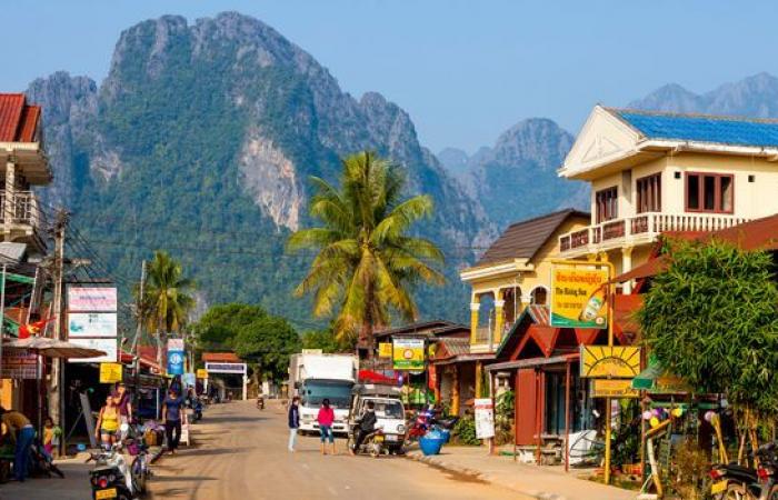 L'ascesa e la caduta di Vang Vieng, la famigerata città delle feste del Laos