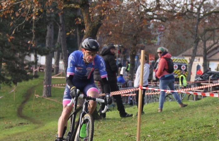 Ciclocross: William Millat davanti al fratello Adrien sulle alture di Le Creusot