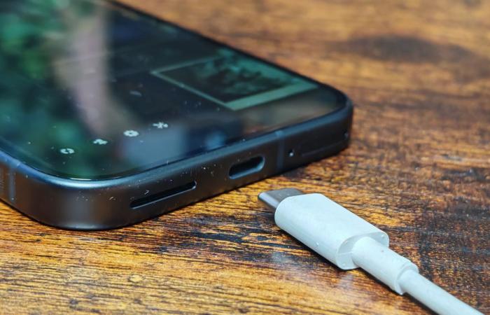 Una batteria da 8000 mAh in uno smartphone Android di fascia alta? Questo produttore lo pianificherebbe per il 2025