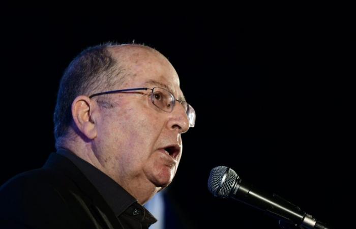 Un padre in lutto presenta denuncia contro Moshe Ya’alon per “aver messo in pericolo la sicurezza dello Stato”