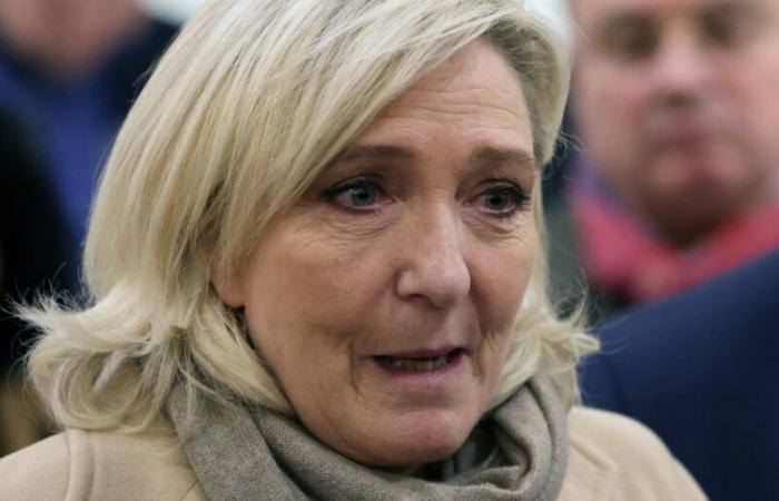 Le Pen chiede al governo di abbandonare la deindicizzazione delle pensioni per sfuggire alla censura