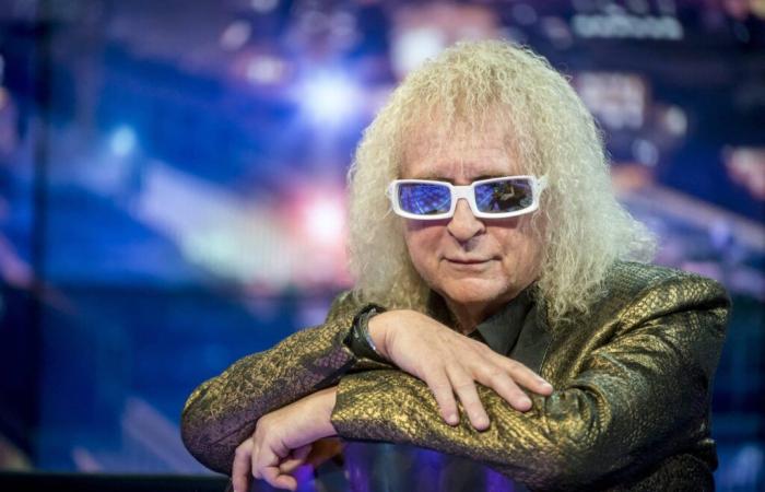 Michel Polnareff parla del suo orientamento sessuale come mai prima d’ora: “Ognuno fa quello che vuole con il proprio seno”.