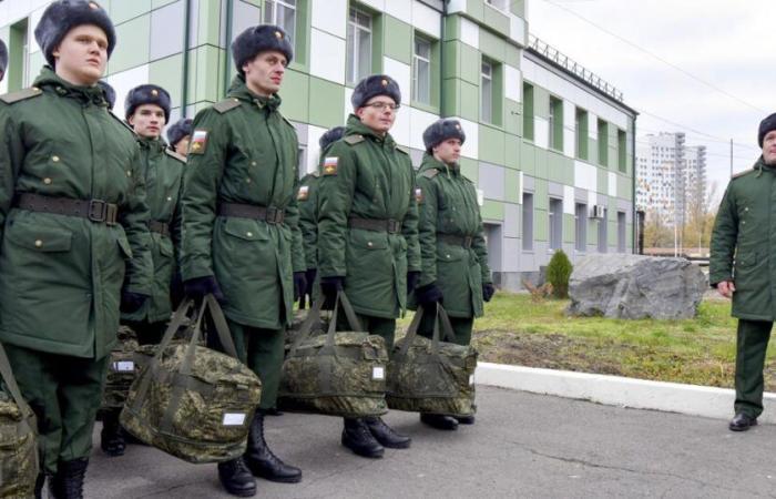 La Russia si prepara a schierare 300.000 soldati aggiuntivi in ​​Ucraina