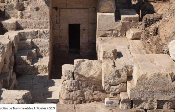 L'ingresso di un tempio egizio riemerge nel deserto dopo 2.000 anni