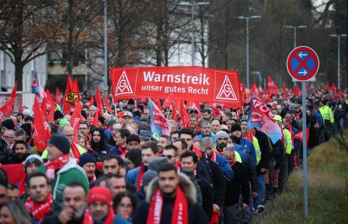 Volkswagen | I lavoratori in sciopero per salvare le fabbriche tedesche