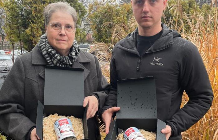 Lattine di sciroppo d’acero piene di trucioli di legno inviate ai parlamentari del CAQ