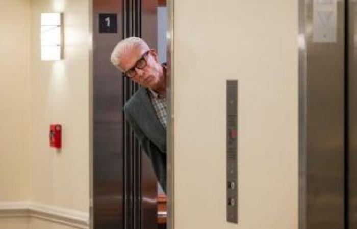 La spia della vecchia scuola su Netflix è silenziosamente legata a The Good Place