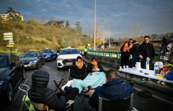 Trasporto malati: tassisti arrabbiati e preoccupati mobilitati a Lione e Tolone – 12/02/2024 alle 13:57