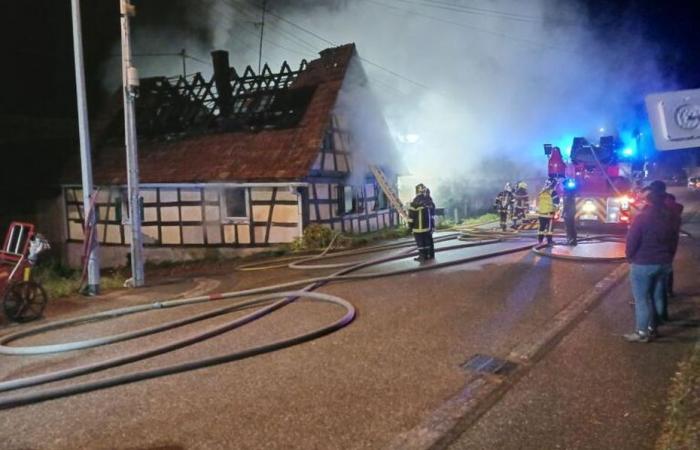 Casa prende fuoco a causa di una stufa a legna, uomo evacuato