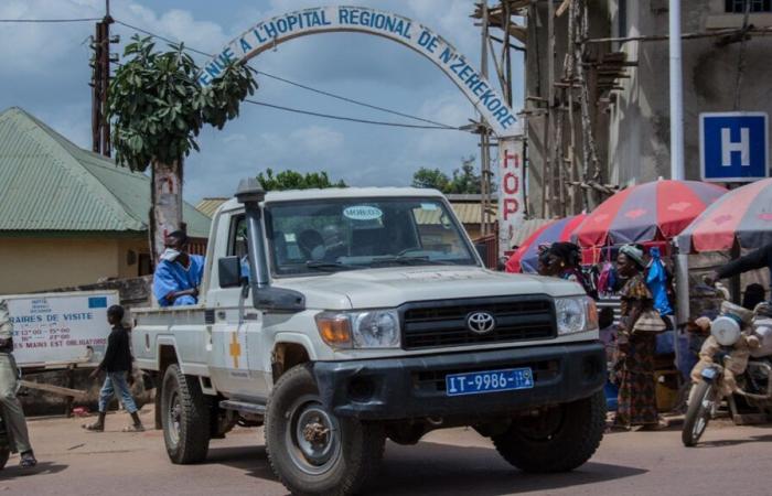 “Nell’ospedale i cadaveri sono allineati a perdita d’occhio”: gli scontri durante una partita di calcio fanno “un centinaio di morti” in Guinea